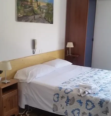 Отель Massena *